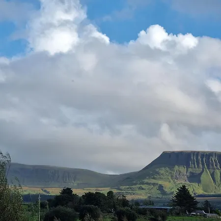 Rowanville 4* Grange (Sligo)